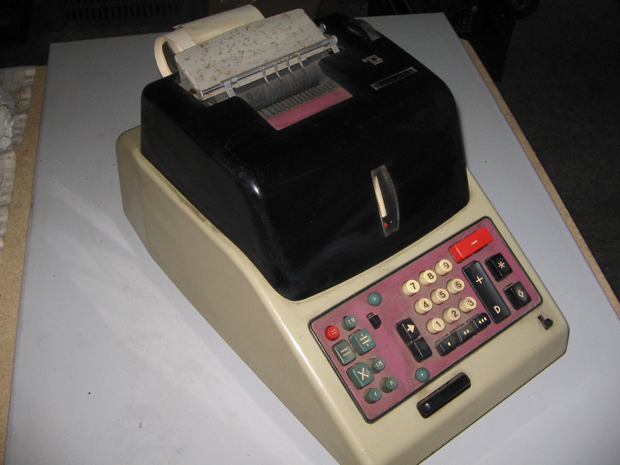 CALCOLATRICE ANNI 60 FUNZIONANTE OLIVETTI N.1475